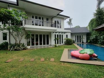RUMAH at Jl PEJATEN BARAT, JAKSEL (SANGAT MENARIK)