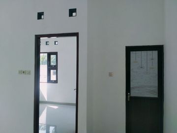 RUMAH MURAH DESAIN MODERN MINIMALIS LOKASI STRATEGIS DI BANTUL JOGJA