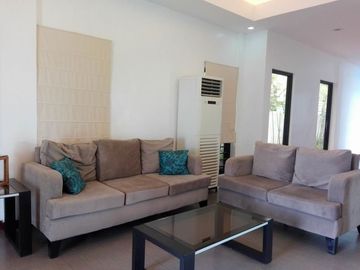 Spacious Bungalow House and Lot for Rent in Hensonville Ange