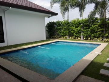 Spacious Bungalow House and Lot for Rent in Hensonville Ange