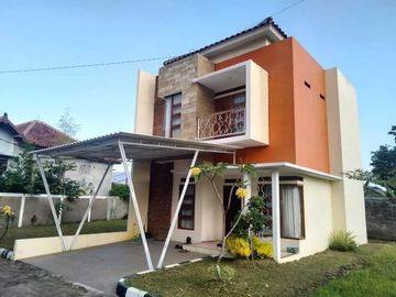 RUMAH 2 LANTAI DEKAT PUSAT KOTA JOGJA HARGA BAWAH PASARAN