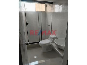 🌟 ¡Descubre tu nuevo hogar en Santa Inés! 🌟

📍 Ubicado en Las Turquezas 559, este moderno departamento te espera para comenzar una nueva historia. D