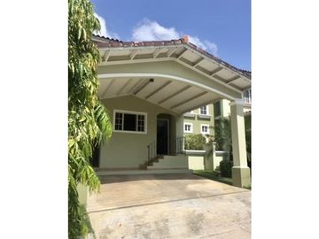SE VENDE HERMOSA CASA EN VILLA LUCRE
