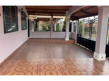 VENDO CASA EN ARRAIJAN JUAN DEMOSTENES BRISAS DEL GOLF 3R