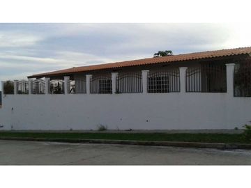 VENDO CASA EN ARRAIJAN JUAN DEMOSTENES BRISAS DEL GOLF 3R