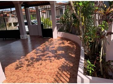 VENDO CASA EN ARRAIJAN JUAN DEMOSTENES BRISAS DEL GOLF 3R