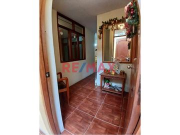 🏡 ¡Una Oportunidad Única en Trujillo! 🌟

Descubre el hogar ideal para tu familia en Urb. Monserrate, a solo 2 cuadras de UPAO
Esta acogedora casa d