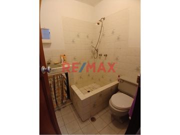 🏡 ¡Una Oportunidad Única en Trujillo! 🌟

Descubre el hogar ideal para tu familia en Urb. Monserrate, a solo 2 cuadras de UPAO
Esta acogedora casa d