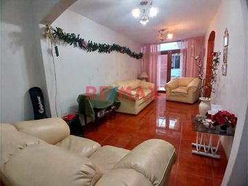 🏡 ¡Una Oportunidad Única en Trujillo! 🌟

Descubre el hogar ideal para tu familia en Urb. Monserrate, a solo 2 cuadras de UPAO
Esta acogedora casa d