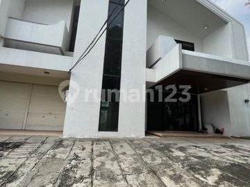Rumah Mewah Luxury 2 Lantai di Bangka Area, Hanya 10 Menit ke Senopati, Jakarta Selatan