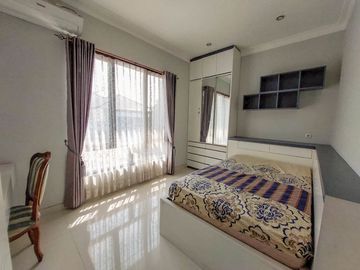 Rumah 4 Lantai Luas 161 di Borobudur Sukarno Hatta Malang