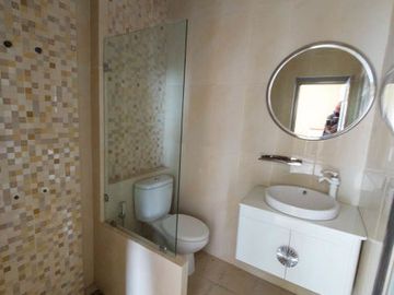 Rumah 4 Lantai Luas 161 di Borobudur Sukarno Hatta Malang