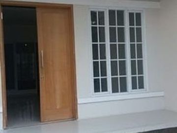 Rumah baru 2 lantai 1,5M dalam town house di Ciputat