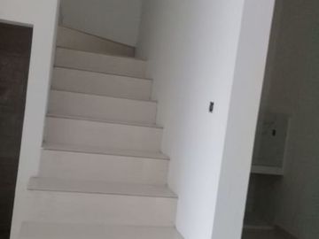 Rumah baru 2 lantai 1,5M dalam town house di Ciputat