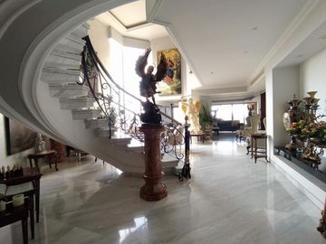 apartamento en arriendo/venta en el golf. Cod A102571