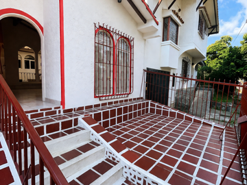 casa en venta en el bosque. Cod V17991