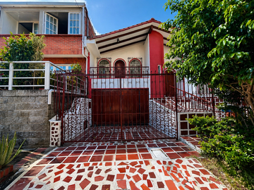 casa en venta en el bosque. Cod V17991