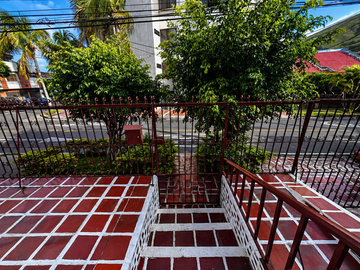 casa en venta en el bosque. Cod V17991