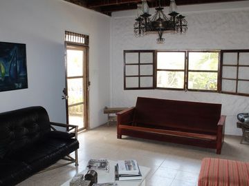 Ballenita Beach House: Se Vende Casa Cerca del Mar en Ballenita