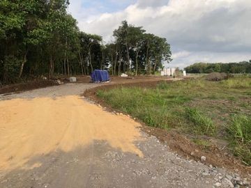 RUMAH MURAH DI PERUMAHAN DENGAN FASILITAS KOLAM RENANG DI JOGJA BARAT