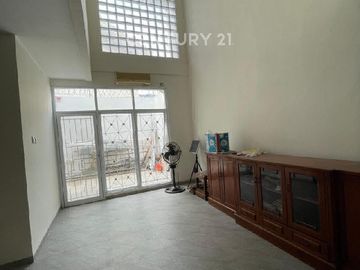 Disewakan Rumah Bagus Siap Huni Cluster Meadow Green Lippo
