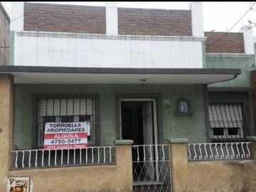 Casa PH en venta en Lourdes