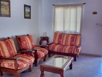 CHALET CON CAPACIDAD PARA 4 PERSONAS A DOS CUADRAS DEL MAR