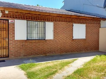 CHALET CON CAPACIDAD PARA 4 PERSONAS A DOS CUADRAS DEL MAR