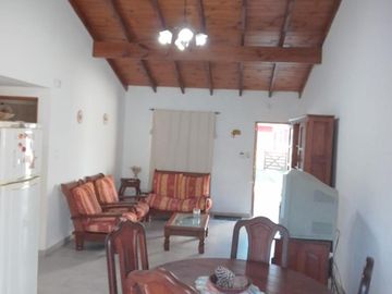 CHALET CON CAPACIDAD PARA 4 PERSONAS A DOS CUADRAS DEL MAR