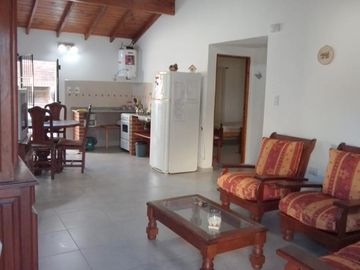 CHALET CON CAPACIDAD PARA 4 PERSONAS A DOS CUADRAS DEL MAR