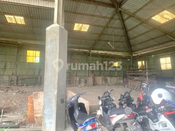 Tanah Komersil Strategis Cocok untuk Gudang dan Investasi di Daan Mogot, Jakarta Barat