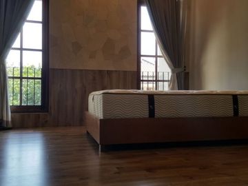 Rumah di Cinere, Design Eropa dlm Komplek di Jati Indah