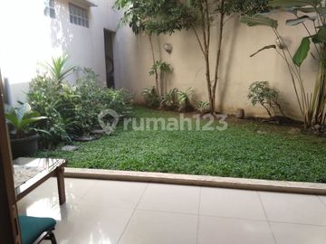 Rumah Tengah Kota, Nyaman Asri Area Bkr