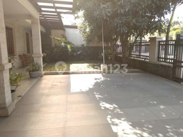Rumah Tengah Kota, Nyaman Asri Area Bkr