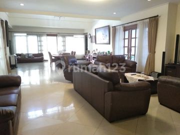 Rumah Tengah Kota, Nyaman Asri Area Bkr