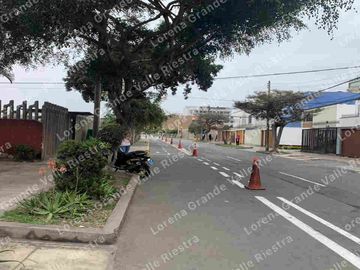 CASA COMO TERRENO EN VENTA EN MIRAFLORE