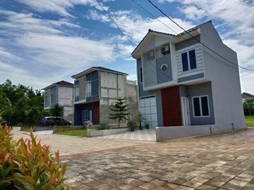 Rumah 2 lantai harga 1 lantai Ala jepang stiel