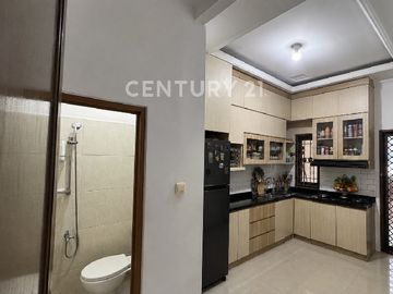 RUMAH CANTIK SHM 2 LANTAI DI DUREN SAWIT JAKTIM LT 114m²