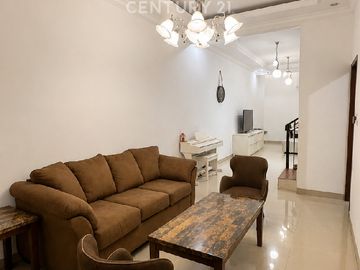RUMAH CANTIK SHM 2 LANTAI DI DUREN SAWIT JAKTIM LT 114m²