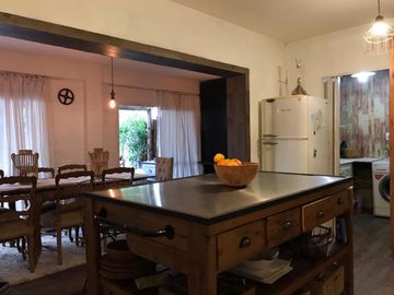 EXCELENTE PROPIEDAD, CASA CUATRO AMBIENTES, BARRIO CERRADO LOS CARACOLES EN INGENIERO MASCHWITZ