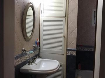 EXCELENTE PROPIEDAD, CASA CUATRO AMBIENTES, BARRIO CERRADO LOS CARACOLES EN INGENIERO MASCHWITZ