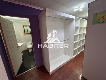 Casa en venta de 4 dorm. en Los Angeles