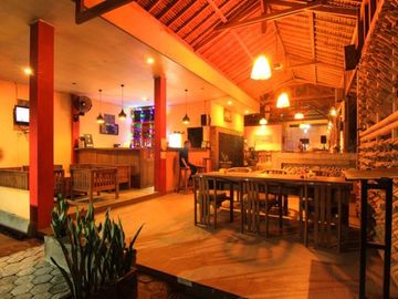 Kuta Homestay Lounge Bar