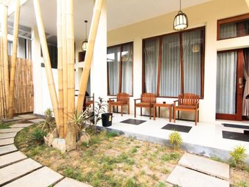 Kuta Homestay Lounge Bar