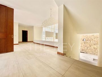 Casa en Venta en Cerro Apoquindo - Camino el Alba