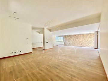 Casa en Venta en Cerro Apoquindo - Camino el Alba