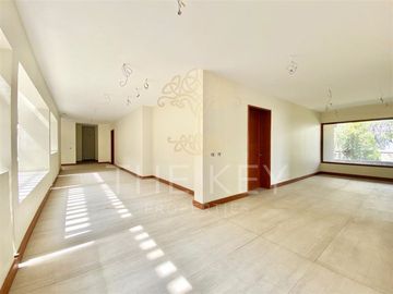 Casa en Venta en Cerro Apoquindo - Camino el Alba