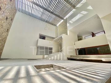 Casa en Venta en Cerro Apoquindo - Camino el Alba
