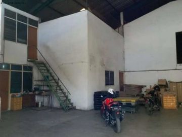 Gudang siap pakai, lokasi rungkut, Strategis umsse
