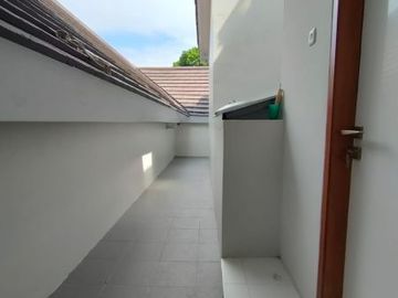 Dijual Rumah Lux di lokasi Elit Komplek Batununggal Bandung
